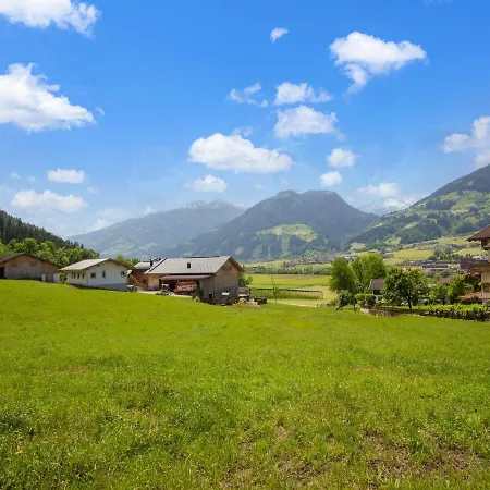 Apartman Flat In With Mount Gilfert View Hart im Zillertal